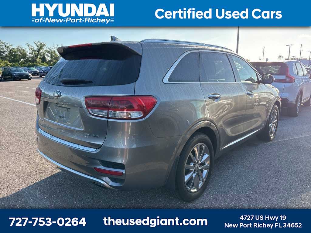 Thumbnail: 2016 Kia Sorento - 3