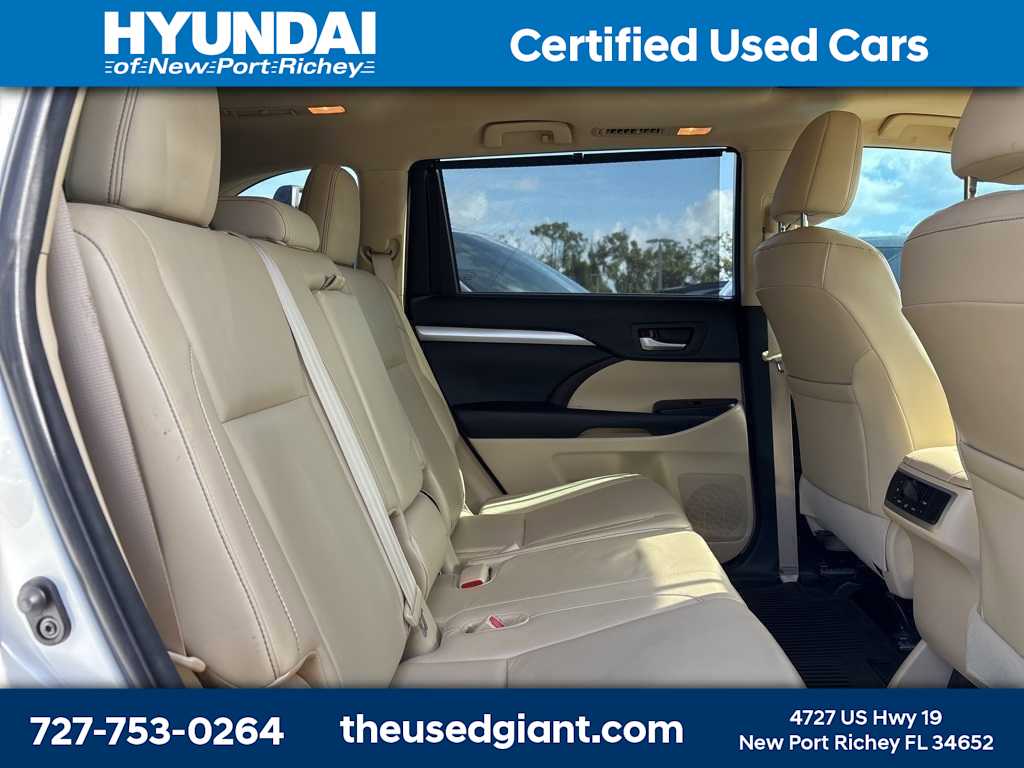 Thumbnail: 2015 Toyota Highlander - 10