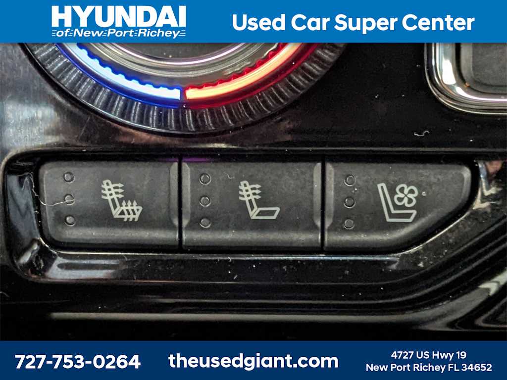 Thumbnail: 2022 GMC Yukon XL - 33