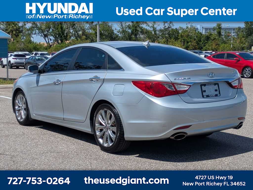 Thumbnail: 2013 Hyundai Sonata - 3