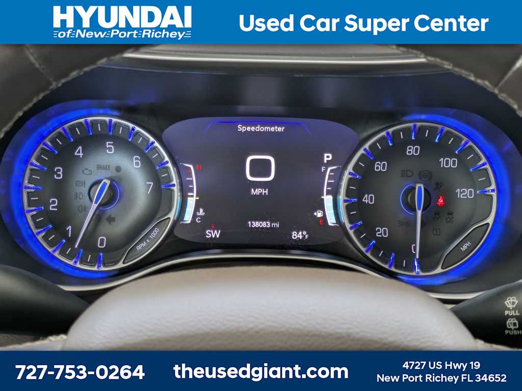 Thumbnail: 2017 Chrysler Pacifica - 43