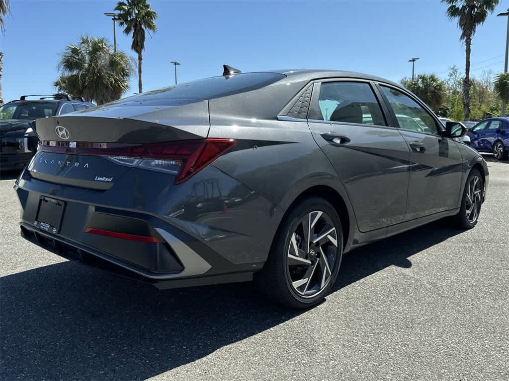 Thumbnail: 2025 Hyundai Elantra - 5