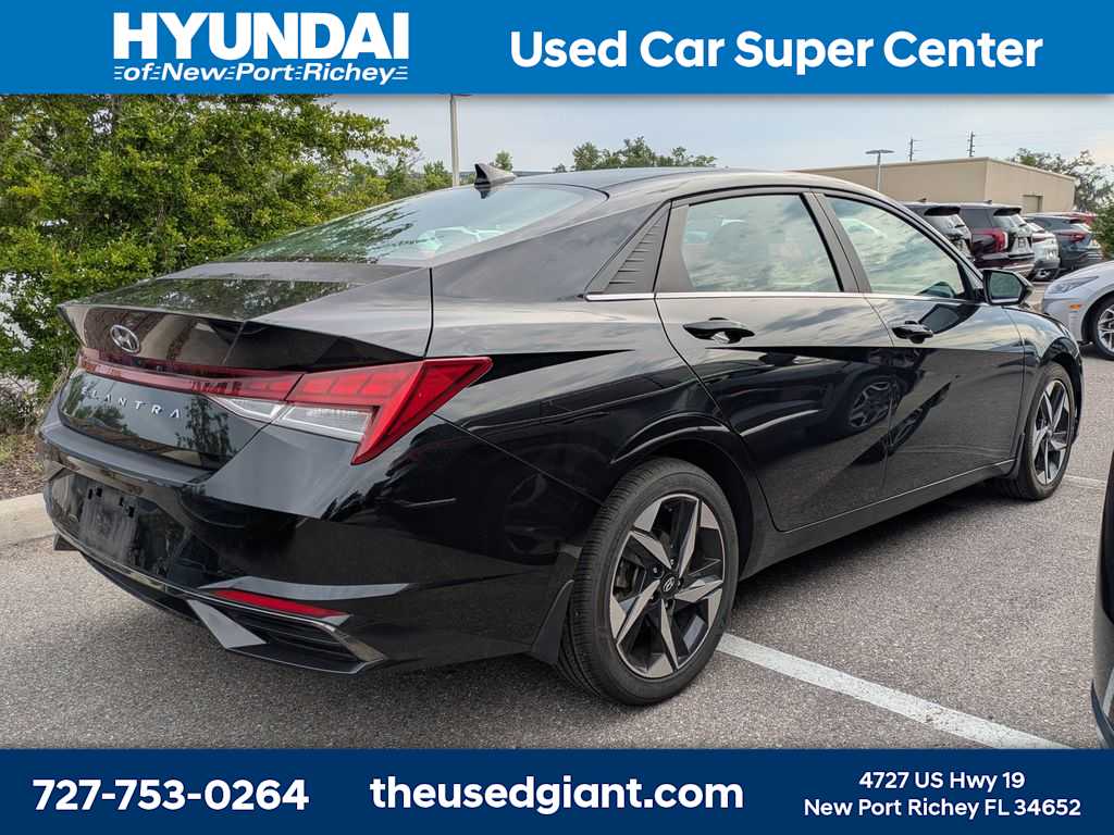 Thumbnail: 2022 Hyundai Elantra - 2