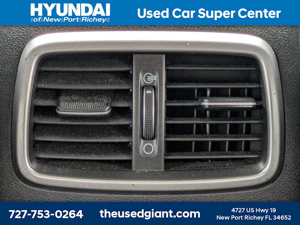 Thumbnail: 2019 Kia Sorento - 17