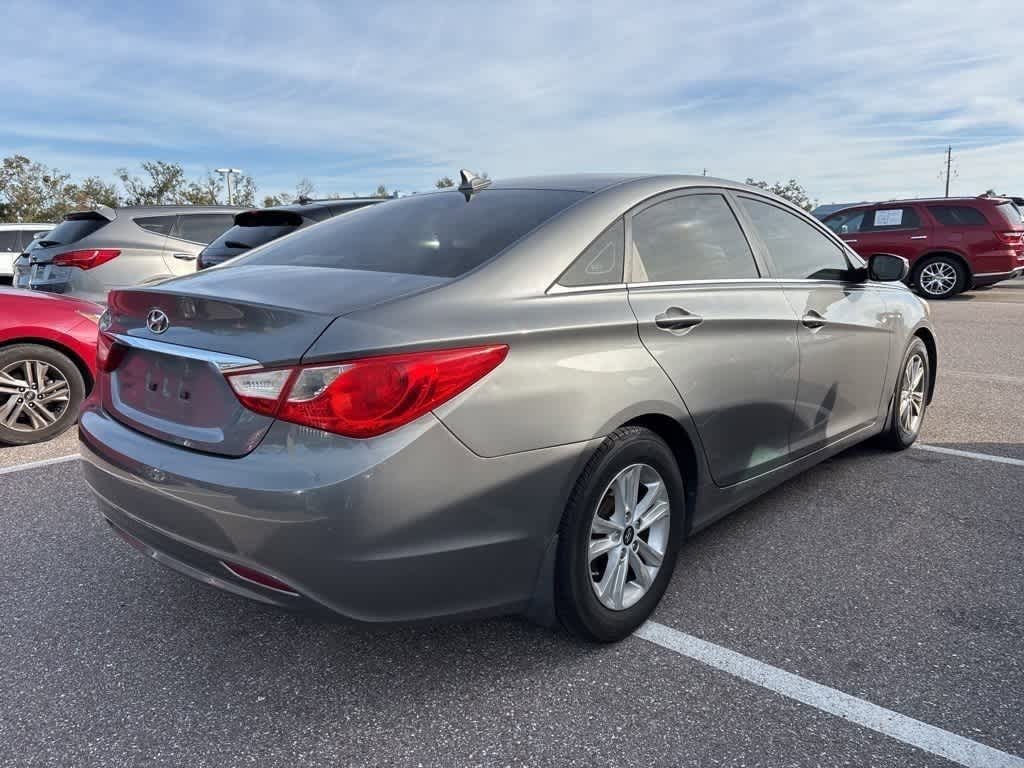 Thumbnail: 2011 Hyundai Sonata - 3