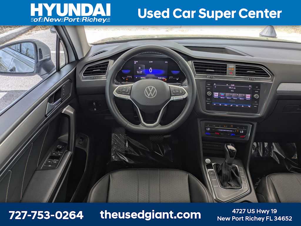 Thumbnail: 2022 Volkswagen Tiguan - 20