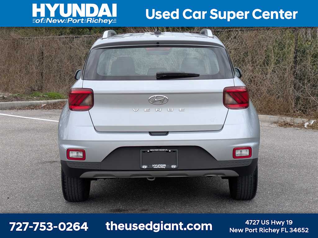 Thumbnail: 2023 Hyundai Venue - 4