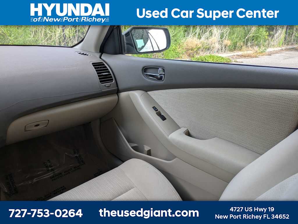 Thumbnail: 2011 Nissan Altima - 17