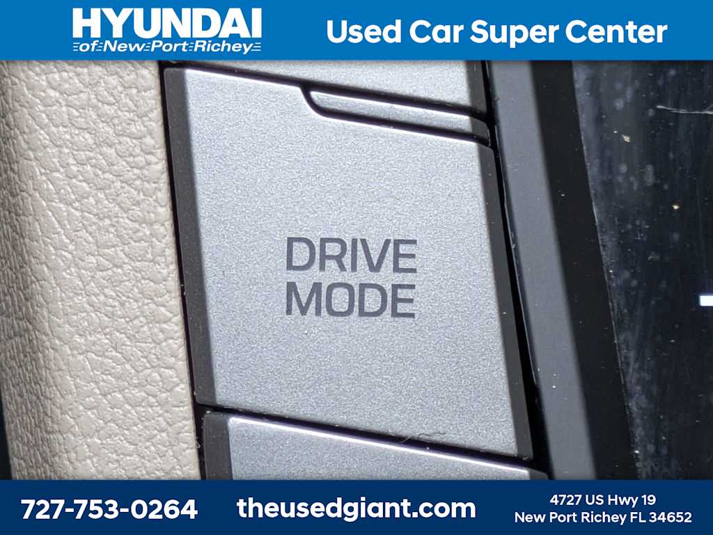 Thumbnail: 2017 Hyundai Elantra - 28