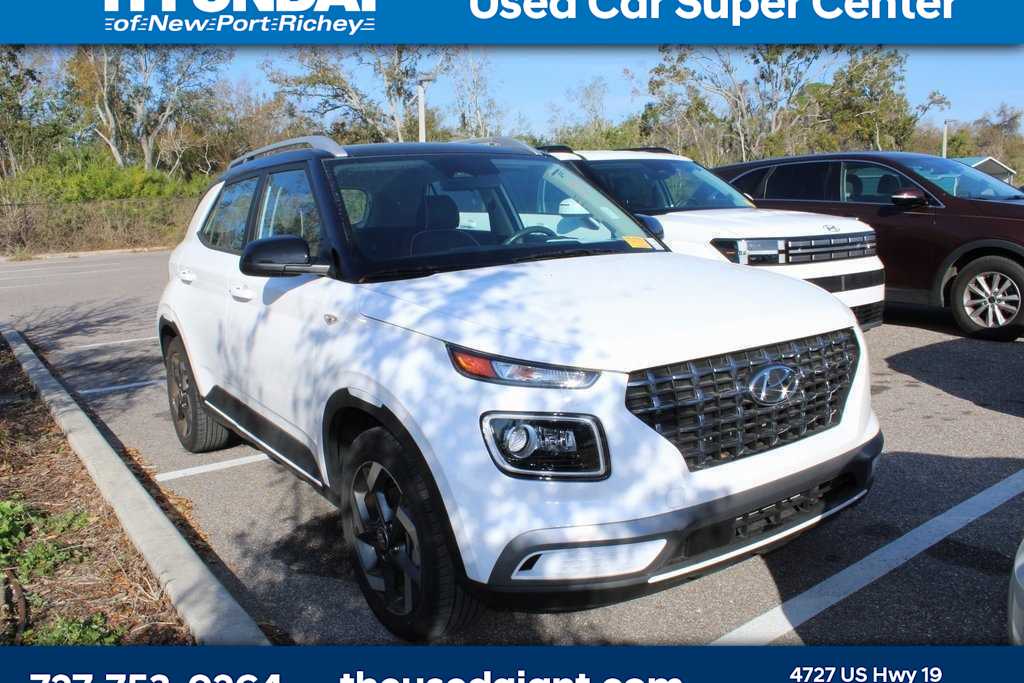 Thumbnail: 2023 Hyundai Venue - 4