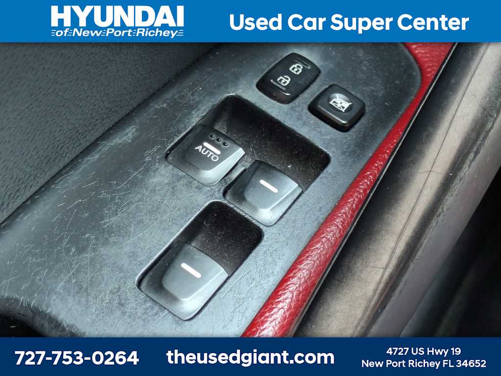 Thumbnail: 2012 Hyundai Veloster - 26