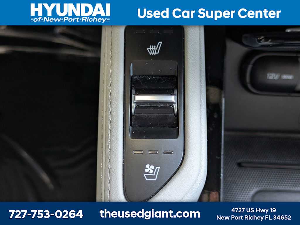 Thumbnail: 2020 Kia Telluride - 32