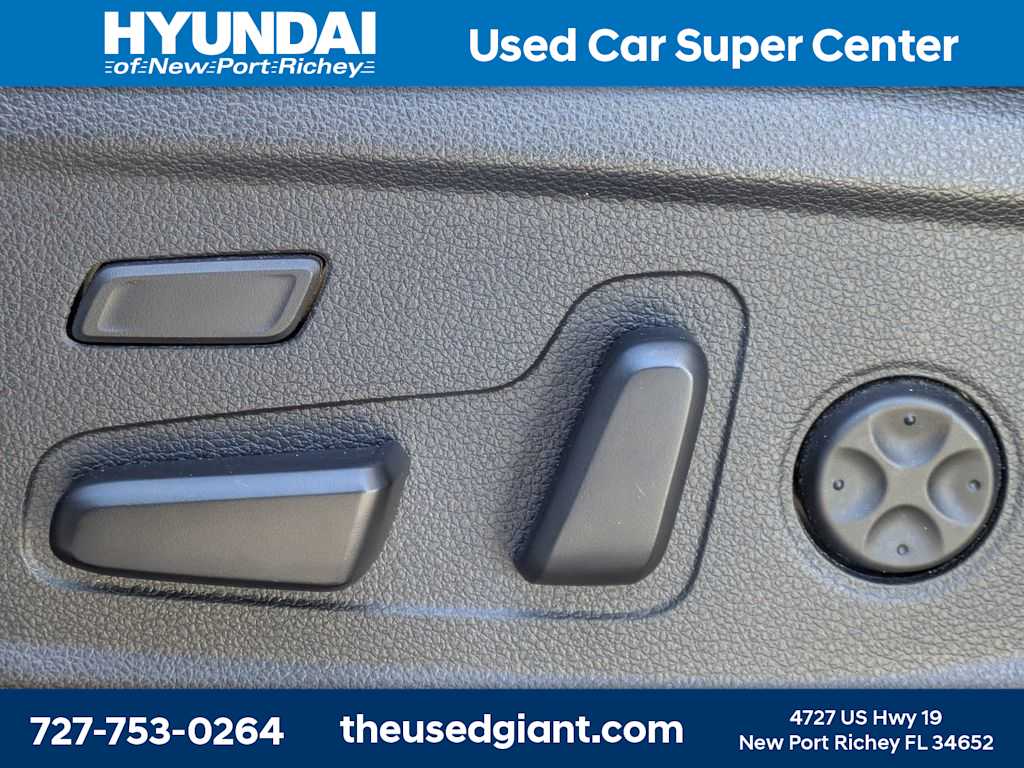 Thumbnail: 2019 Hyundai Santa Fe - 24