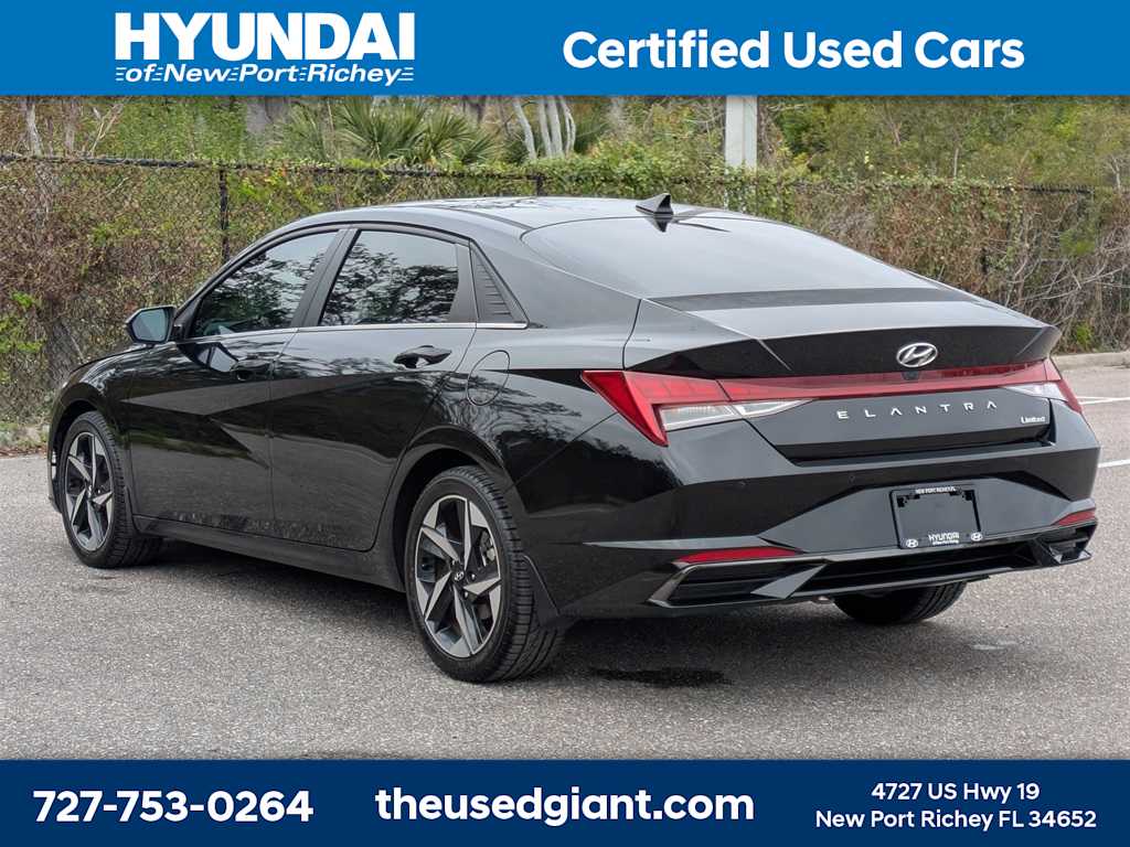 Thumbnail: 2022 Hyundai Elantra - 3