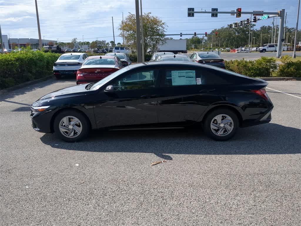 Thumbnail: 2026 Hyundai Elantra - 3