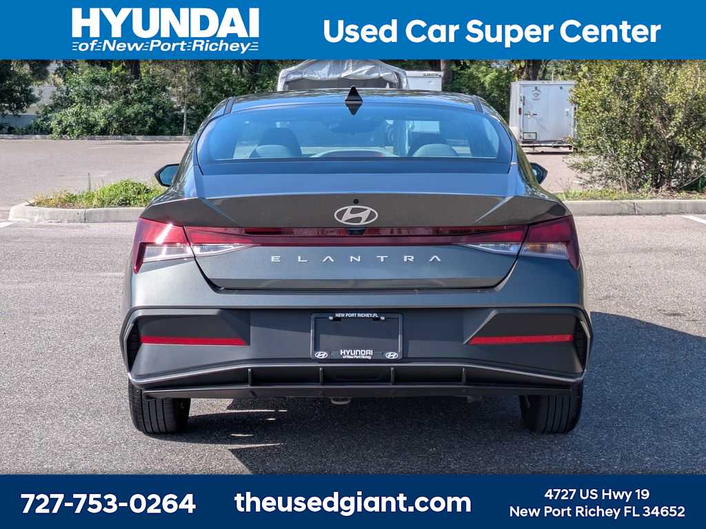 Thumbnail: 2025 Hyundai Elantra - 4