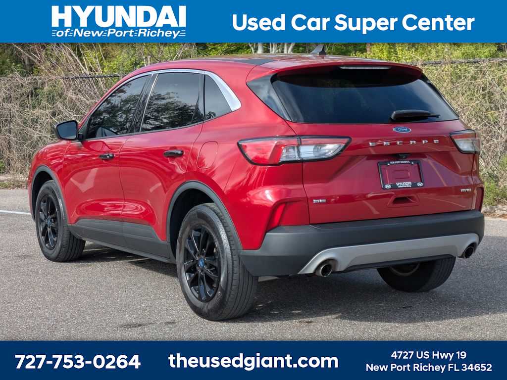 Thumbnail: 2021 Ford Escape - 3