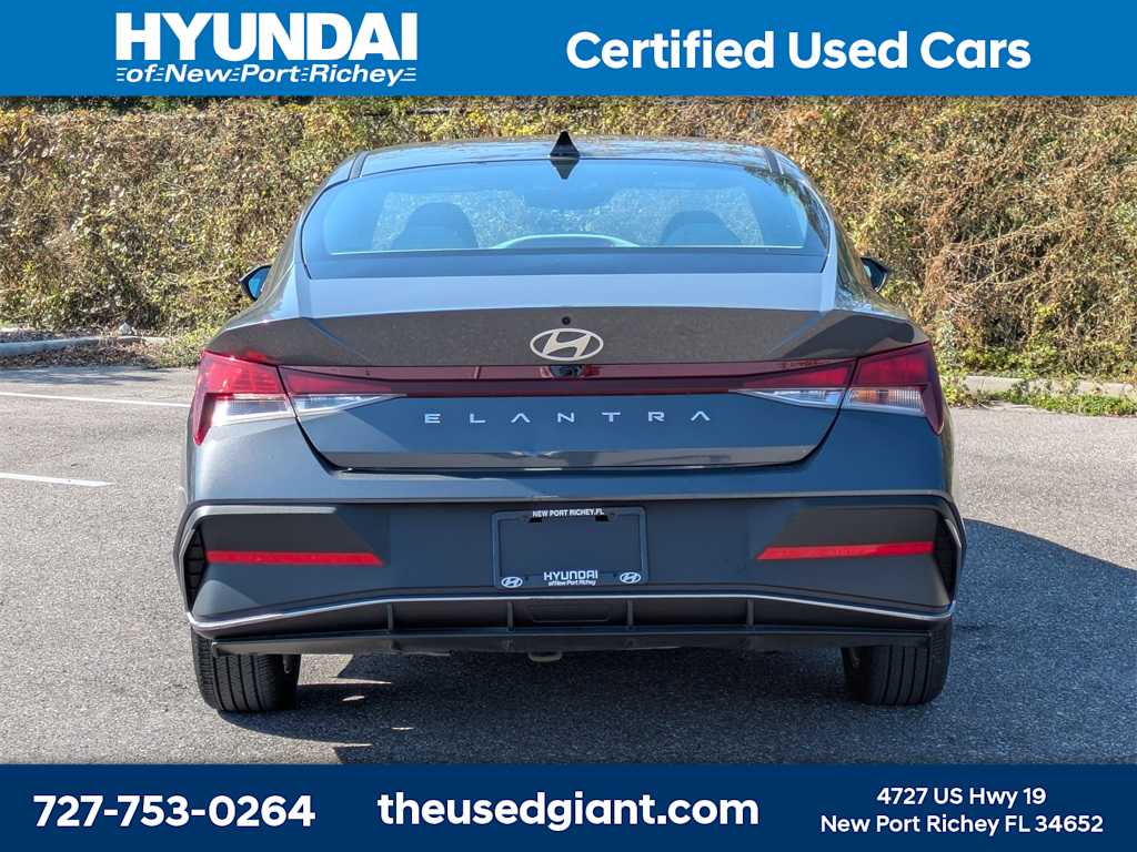 Thumbnail: 2024 Hyundai Elantra - 4