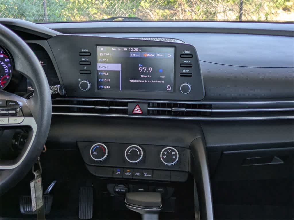 Thumbnail: 2021 Hyundai Elantra - 17