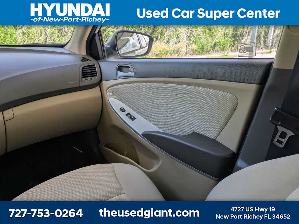 Thumbnail: 2014 Hyundai Accent - 16