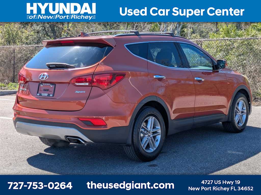 Thumbnail: 2017 Hyundai Santa Fe - 5