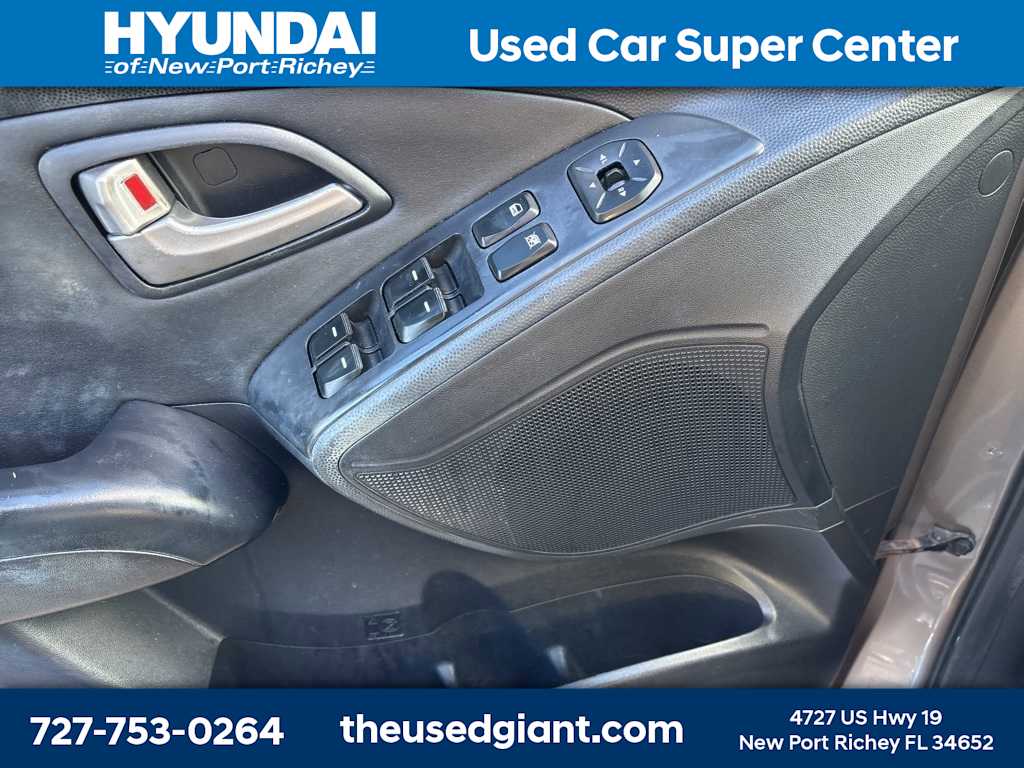 Thumbnail: 2011 Hyundai Tucson - 10
