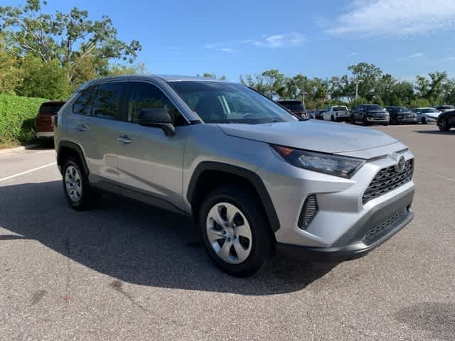 2022 Toyota RAV4 LE 7