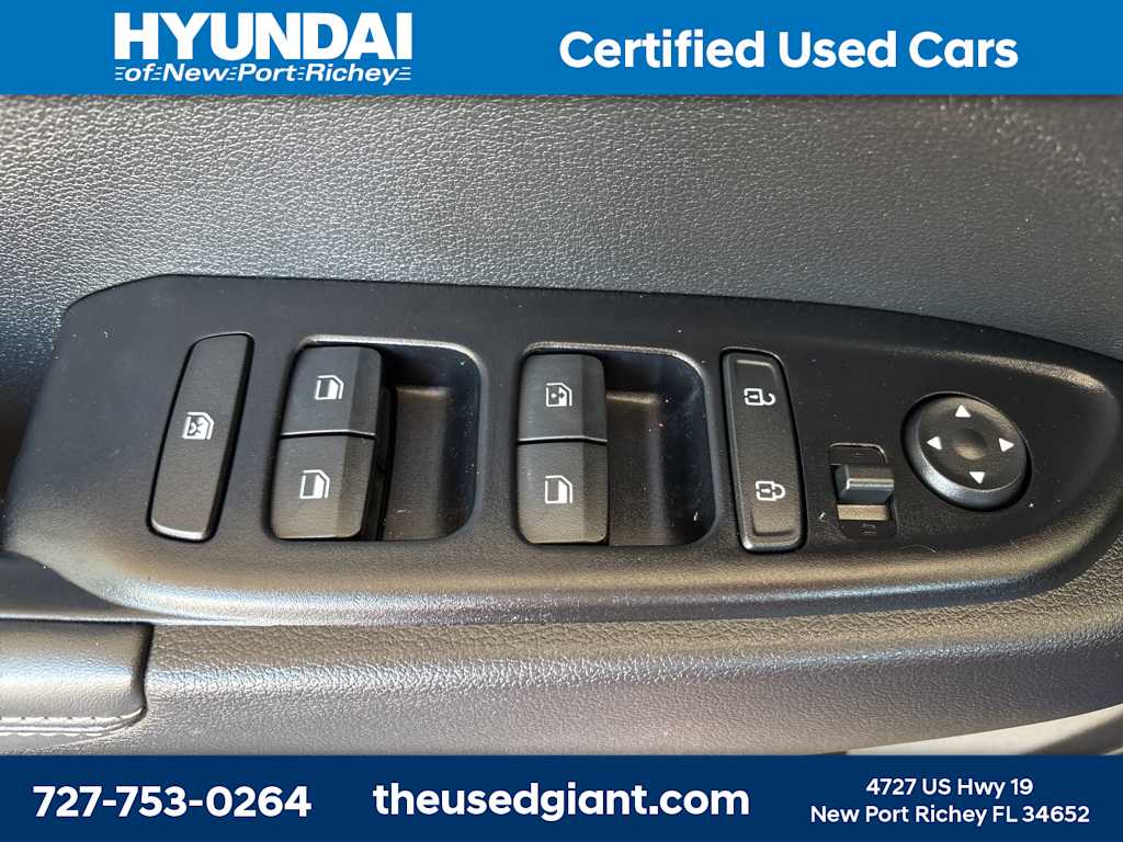2022 Hyundai Venue Limited 18