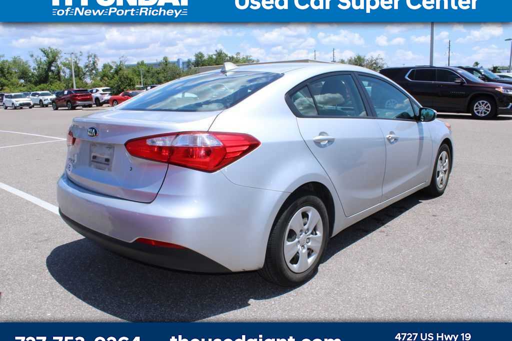 Thumbnail: 2015 Kia Forte - 3