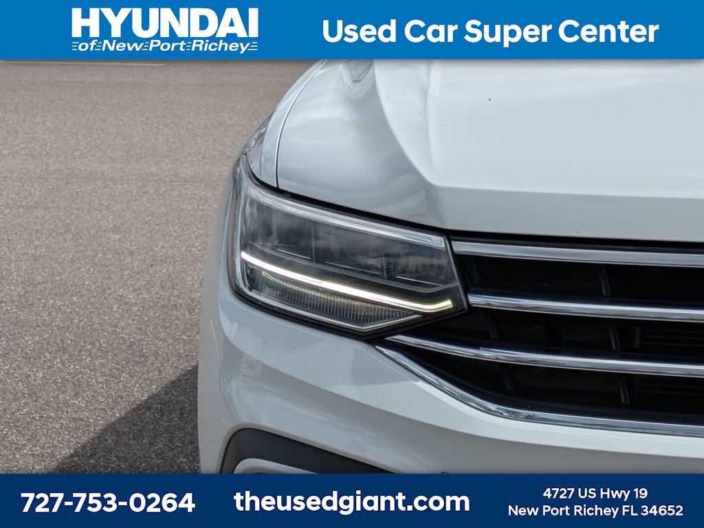 Thumbnail: 2022 Volkswagen Tiguan - 9