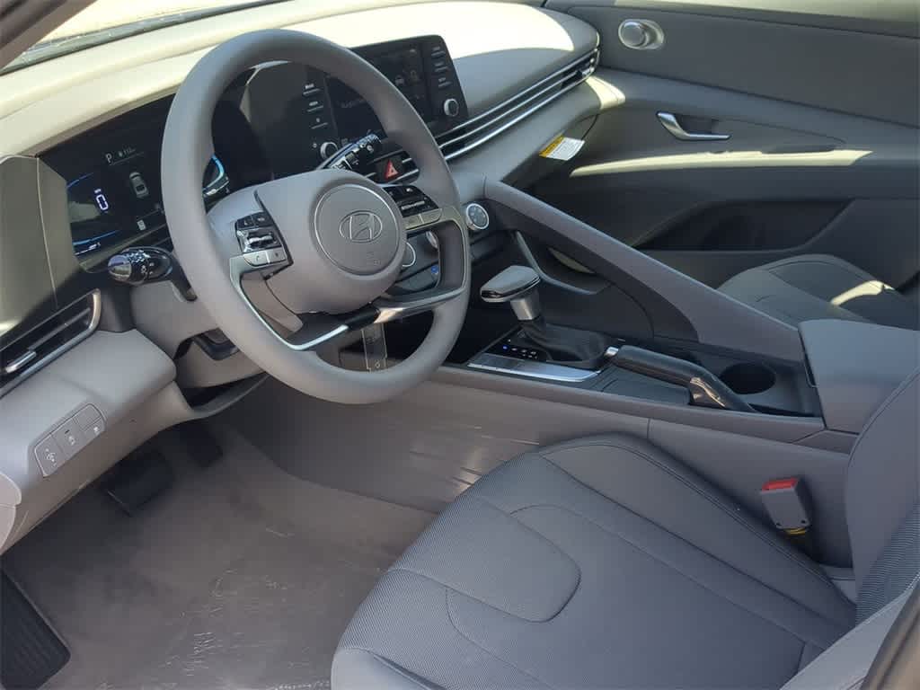 Thumbnail: 2025 Hyundai Elantra - 14