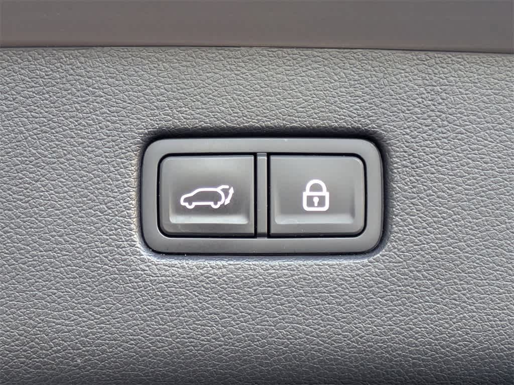 Thumbnail: 2021 Genesis GV80 - 13