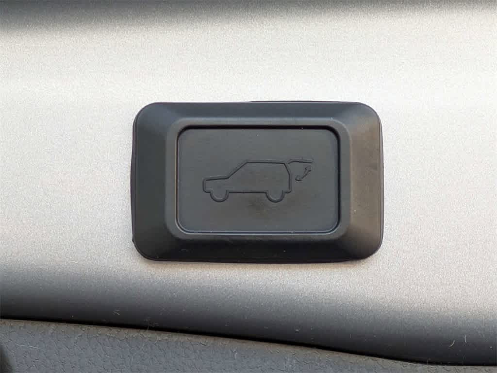 Thumbnail: 2022 Toyota RAV4 - 13