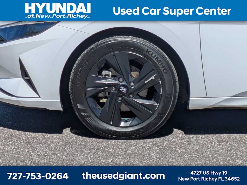 Thumbnail: 2023 Hyundai Elantra - 10