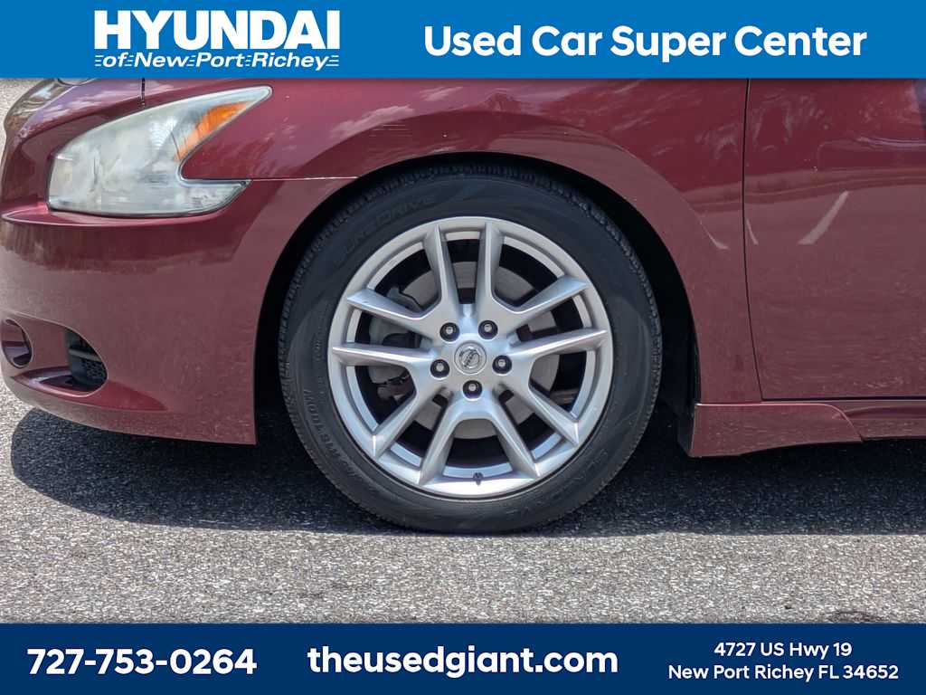 Thumbnail: 2011 Nissan Maxima - 10