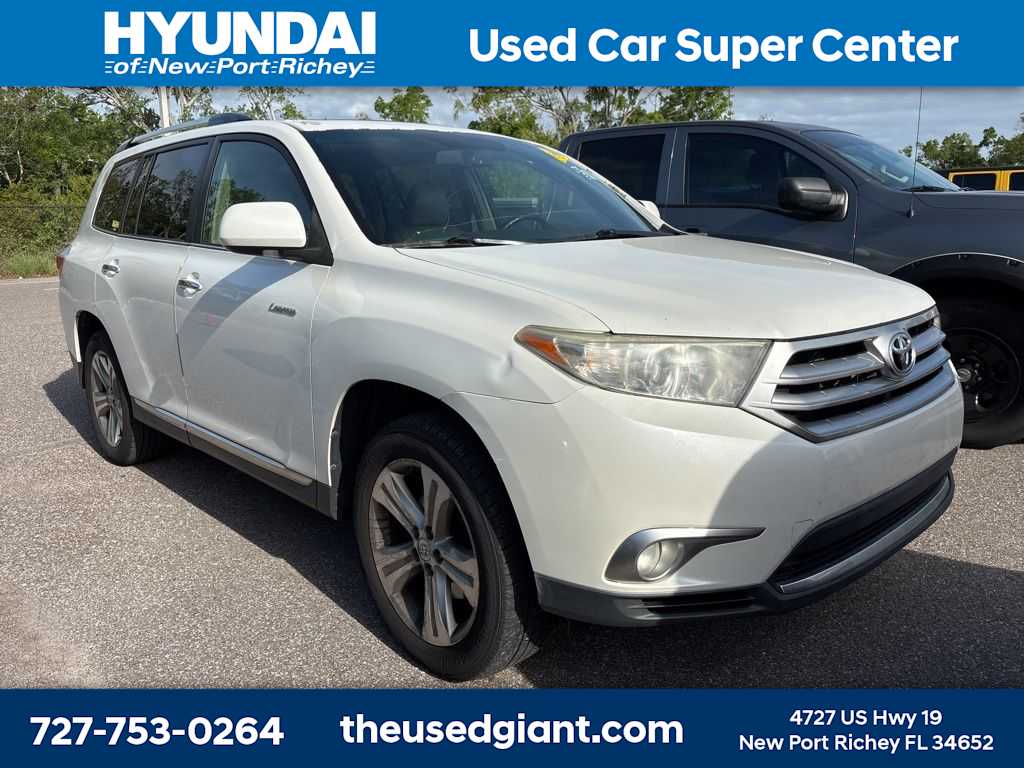 Thumbnail: 2011 Toyota Highlander - 4