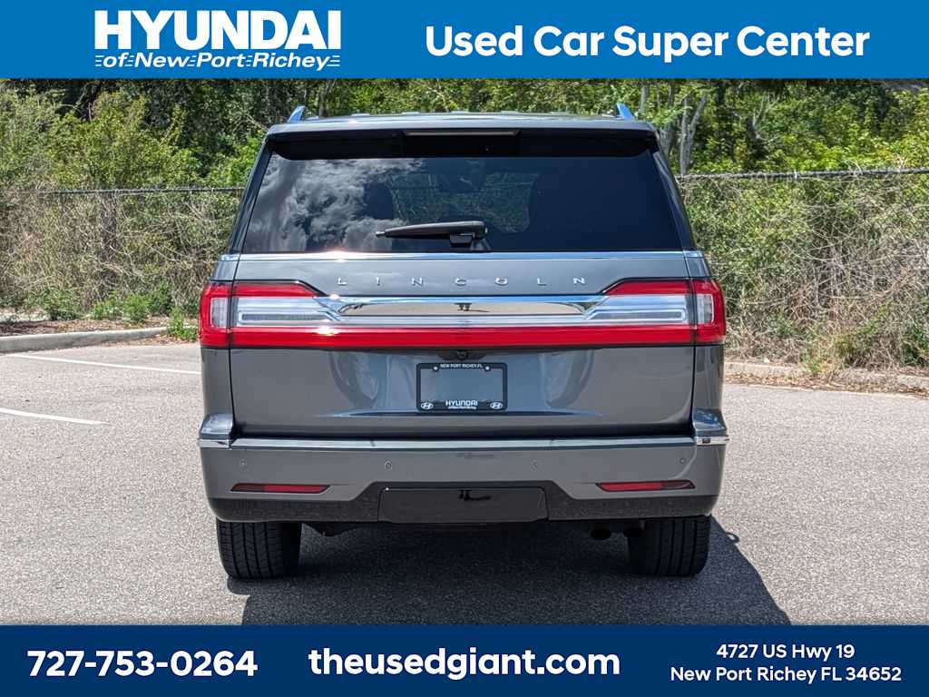 Thumbnail: 2021 Lincoln Navigator L - 4