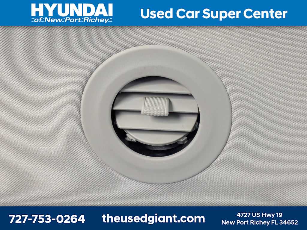 Thumbnail: 2017 Chrysler Pacifica - 17