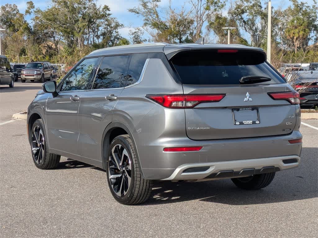 Thumbnail: 2022 Mitsubishi Outlander - 3