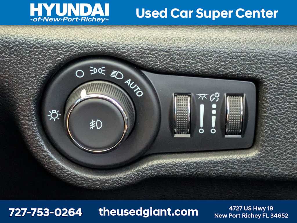 Thumbnail: 2022 Chrysler Pacifica - 47