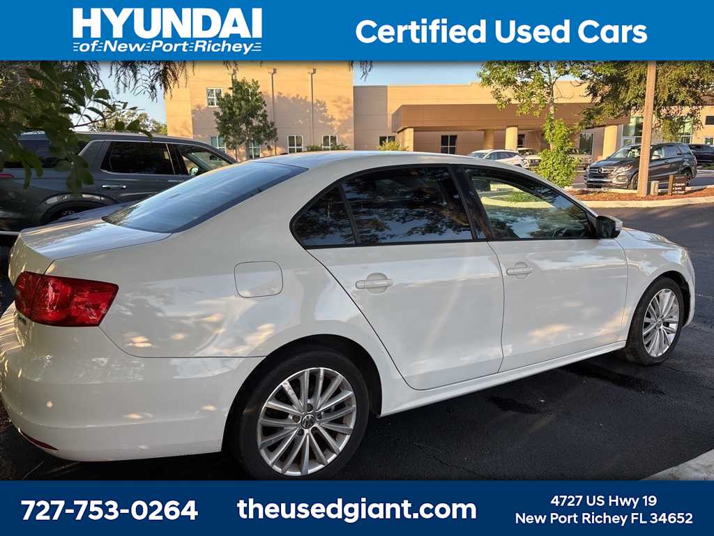 Thumbnail: 2012 Volkswagen Jetta - 3