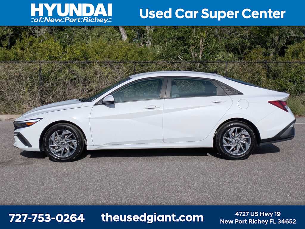 Thumbnail: 2024 Hyundai Elantra - 2