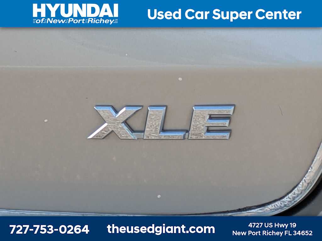 Thumbnail: 2016 Toyota Highlander - 14