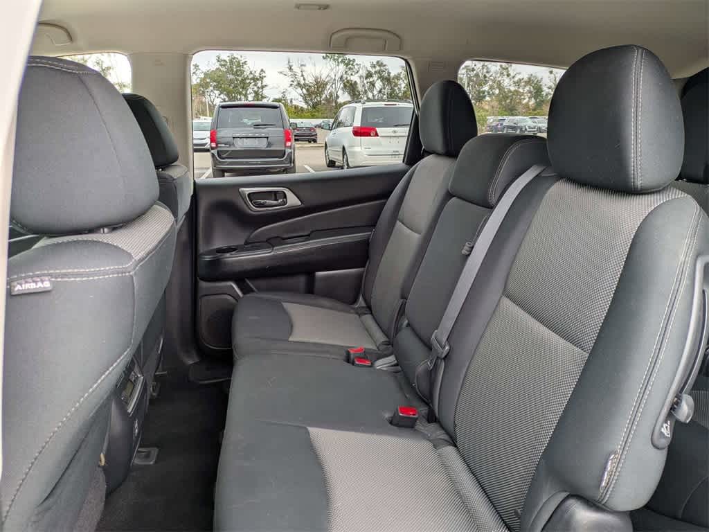 Thumbnail: 2018 Nissan Pathfinder - 17