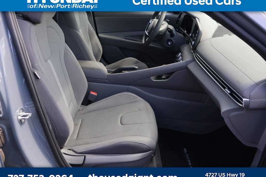 2023 Hyundai Elantra SE 6