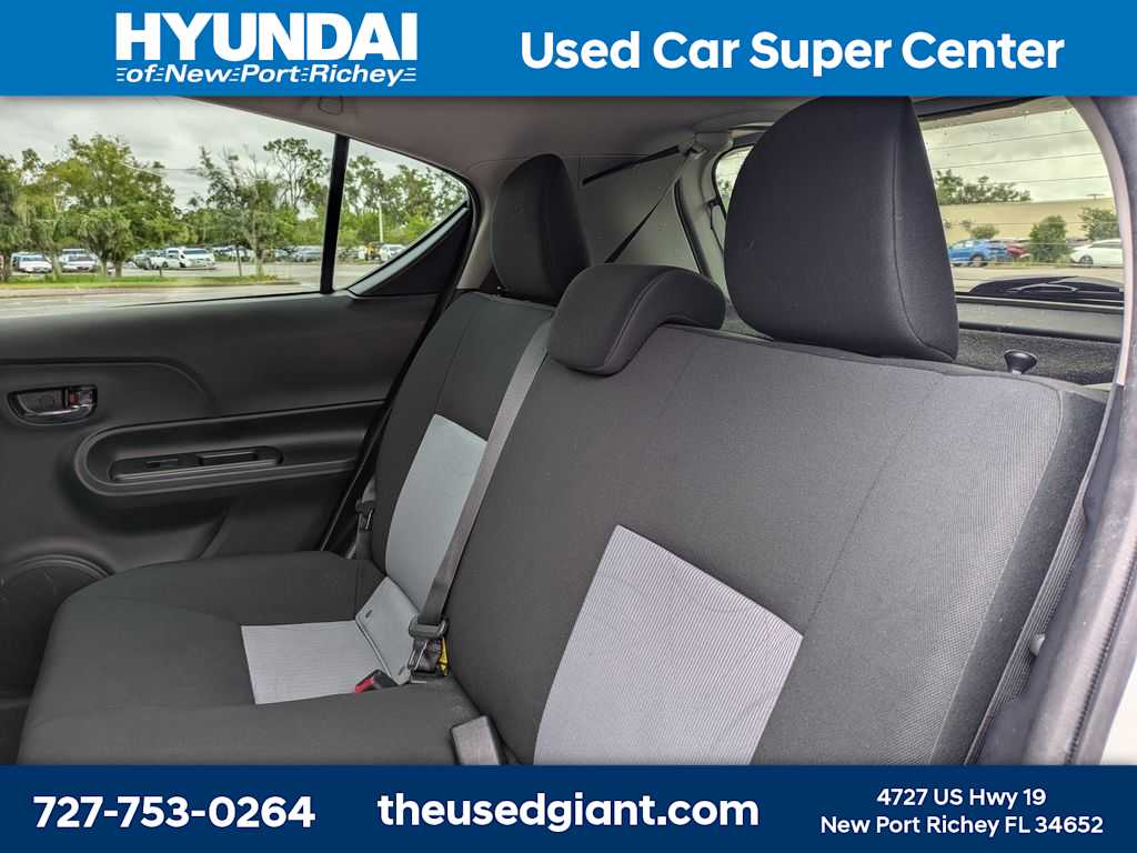 Thumbnail: 2018 Toyota Prius c - 15