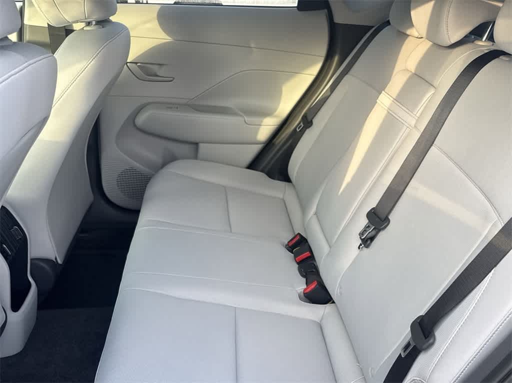 2025 Hyundai Kona SEL 18