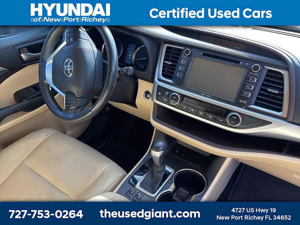 Thumbnail: 2015 Toyota Highlander - 7