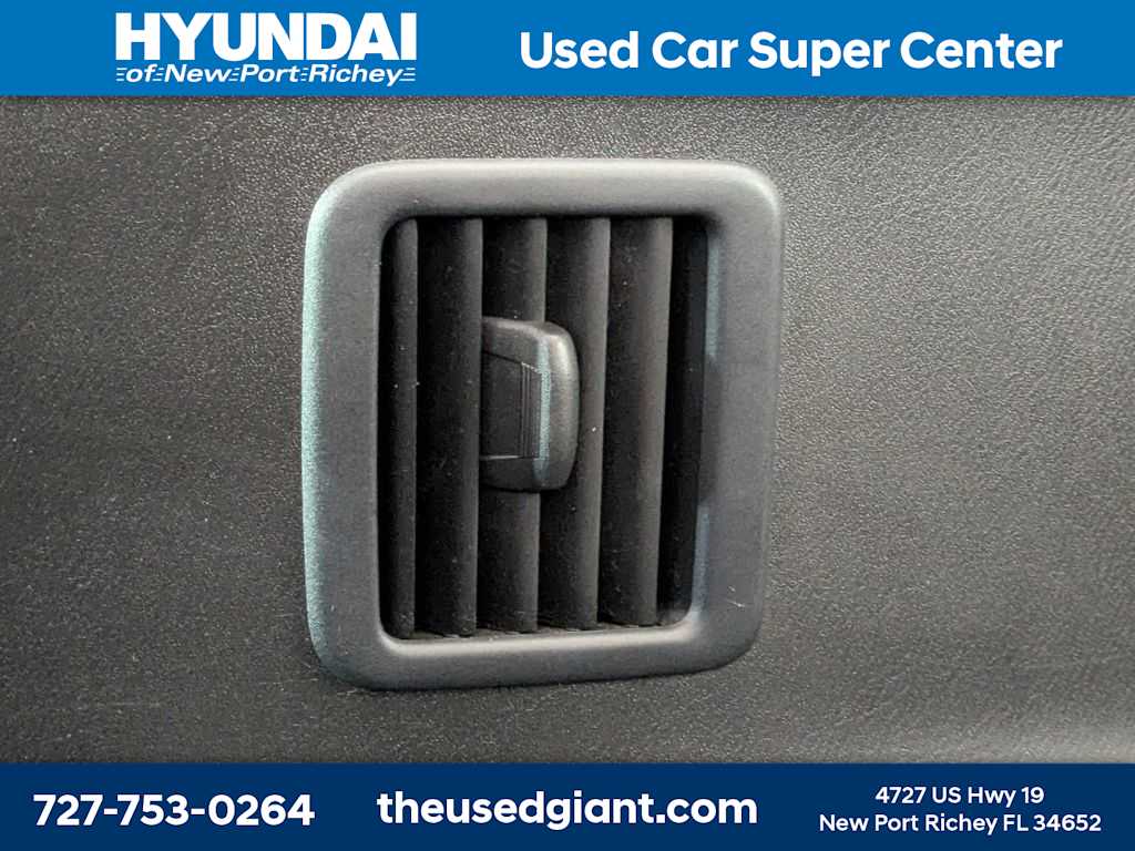 Thumbnail: 2015 Nissan Pathfinder - 16