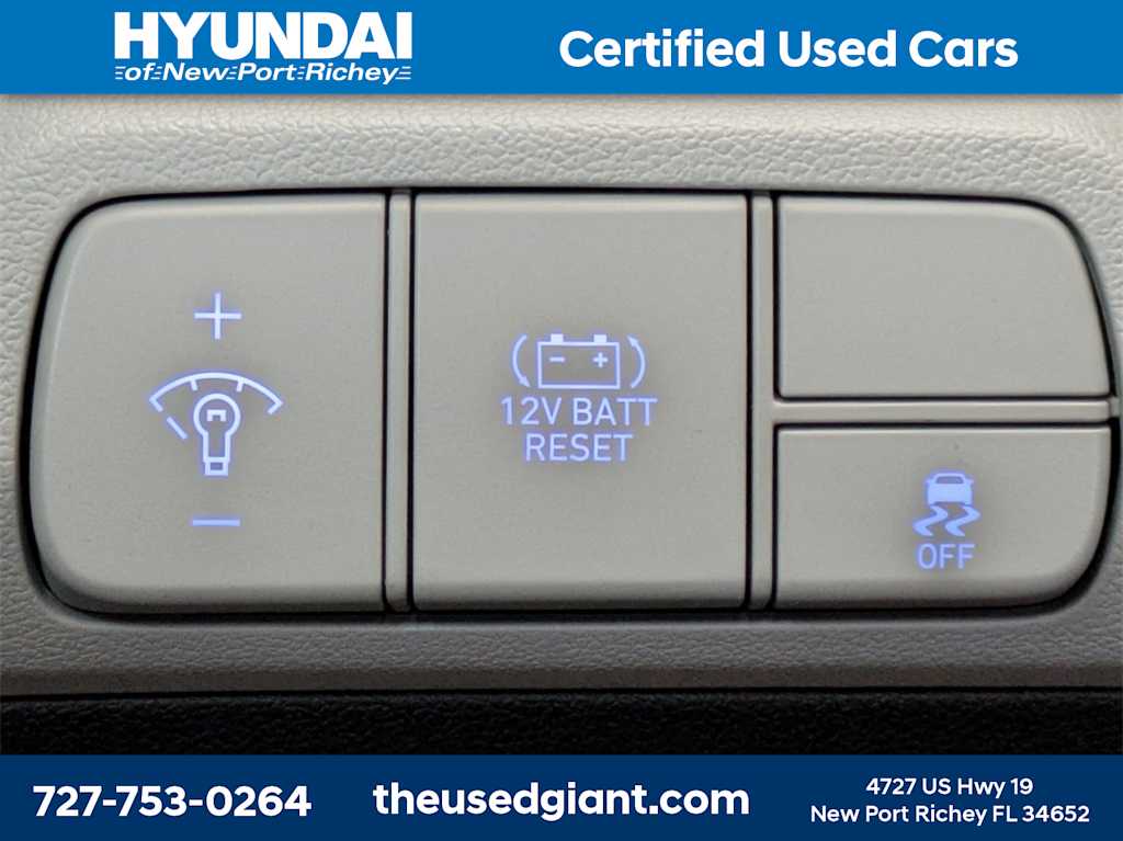 Thumbnail: 2024 Hyundai Elantra - 32